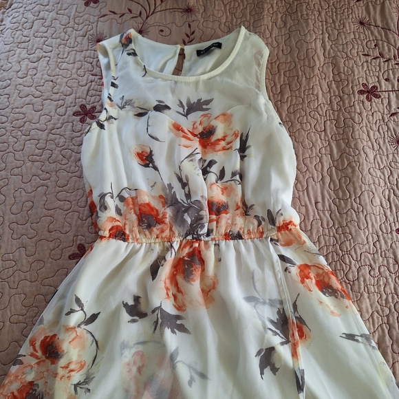 As U Wish| Floral Dress Size S - Picture 5 of 16